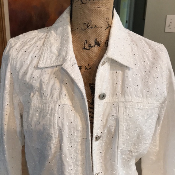 Northern Isles White Lace Denim Jacket Size Medium - Picture 2 of 7